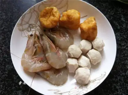 Make Curry fish egg shrimp noodles step 0