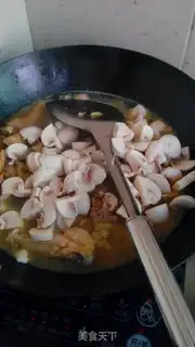 Make Two mushrooms and chicken soup step 3
