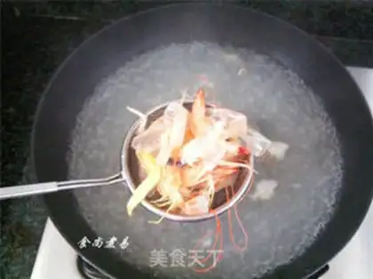 Make Curry fish egg shrimp noodles step 8