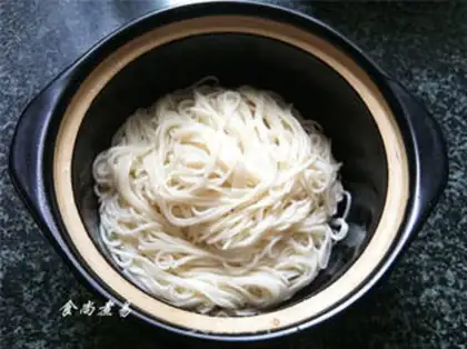 Make Curry fish egg shrimp noodles step 14