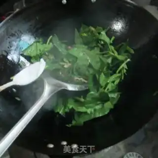 Make Spicy spinach step 3