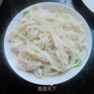 Make Oil curry noodles step 5
