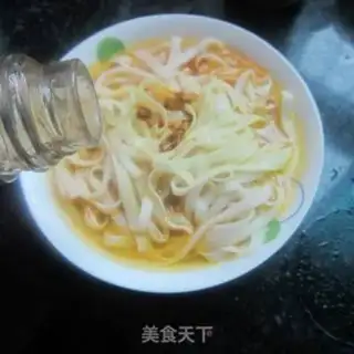 Make Oil curry noodles step 8
