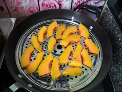 Make Milky pumpkin soup step 1