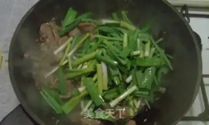 Make Garlic makes a pig