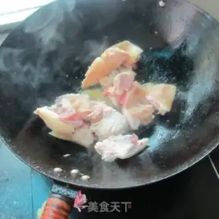 Make Steamed wine, pig feet step 3