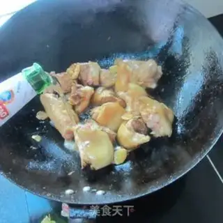 Make Steamed wine, pig feet step 5