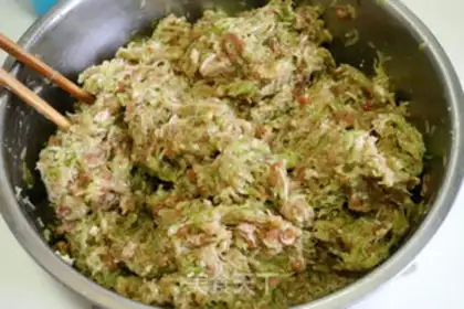 Make Carrot pork pie step 4