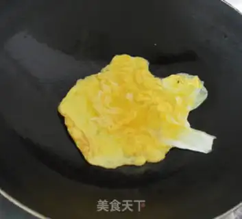 Make Onion egg fried rice step 2