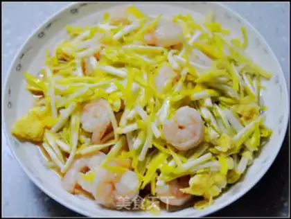 Make Garlic egg and shrimp step 1