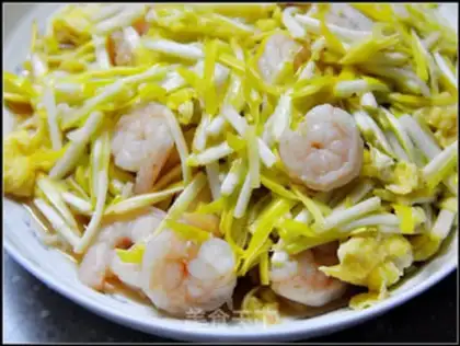 Make Garlic egg and shrimp step 2