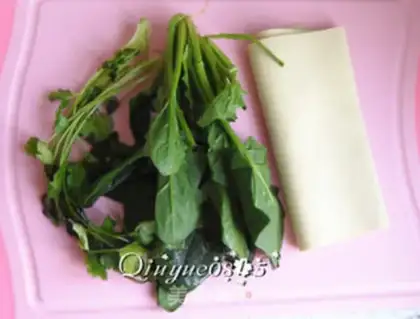 Make Spinach bean rolls step 0