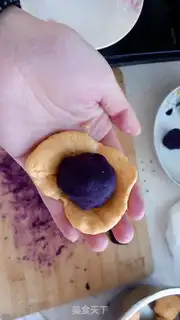 Make Coconut pumpkins, crotch step 11