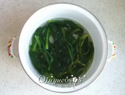 Make Spinach bean rolls step 3