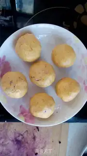 Make Coconut pumpkins, crotch step 12