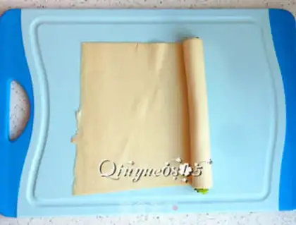 Make Spinach bean rolls step 4