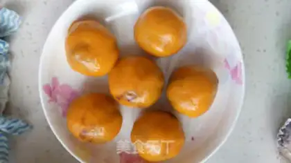 Make Coconut pumpkins, crotch step 13