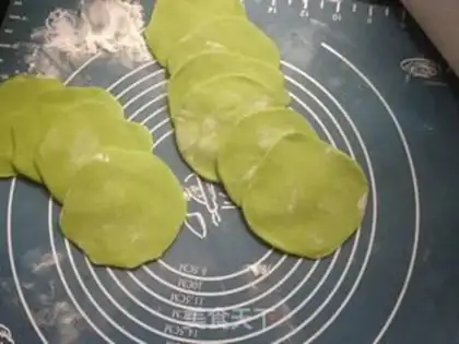 Make Spinach dumplings step 8