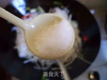 Make Egg fried river powder step 4