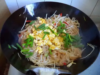 Make Egg fried river powder step 6