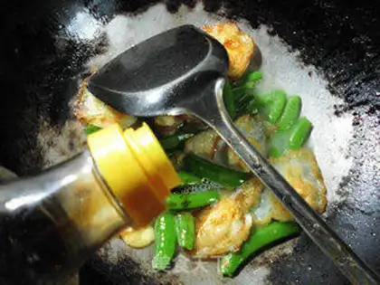 Make Sweet beans fried quail eggs step 6