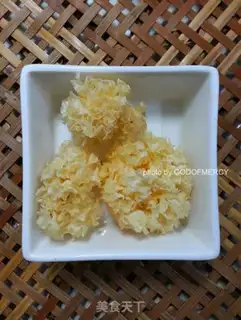 Make A papaya with a silver ear step 4