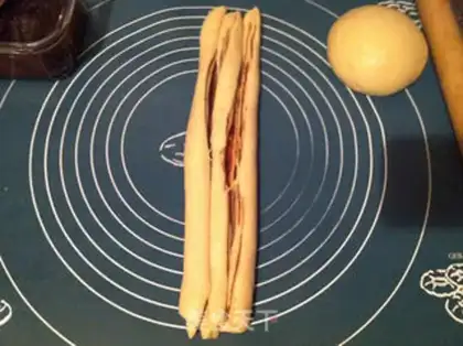 Make "Bread with dates." step 6