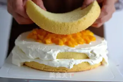 Make Romantic fresh flower cake step 1