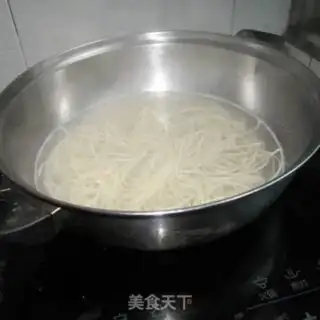 Make Hot dry noodles step 3