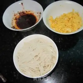 Make Hot dry noodles step 4