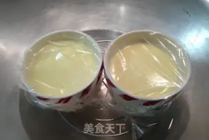 Make Caramel strawberries and eggs step 3