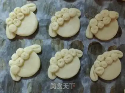 Make Little lamb cookies step 9