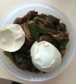 Make Double eggs with tomatoes step 0