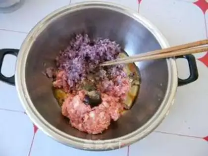 Make Carrot pork buns step 0