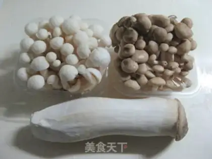 Make Chicken fowl mushroom soup noodles step 1