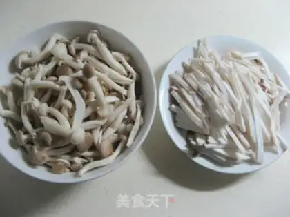 Make Chicken fowl mushroom soup noodles step 3