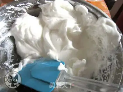 Make A giraffe cake roll step 2