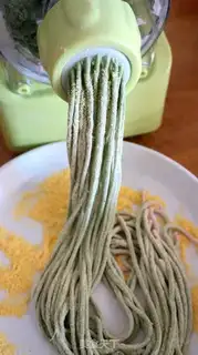 Make Noodle meatball spinach noodles step 2
