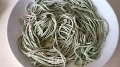 Make Noodle meatball spinach noodles step 3