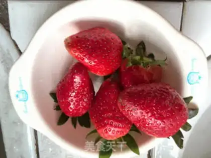 Make Strawberry roll step 14