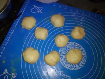 Make caterpillar bread step 2