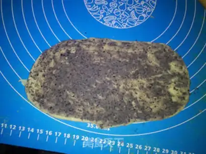 Make caterpillar bread step 3