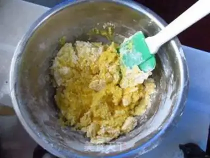 Make Dry cranberry cake step 5