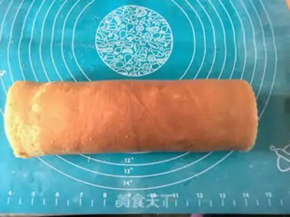 Make Strawberry roll step 20