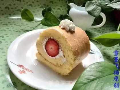 Make Strawberry roll step 21