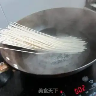 Make Beef carrot noodles step 3