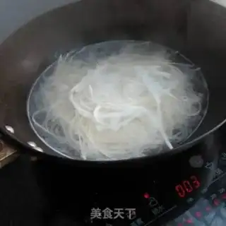 Make Beef carrot noodles step 5