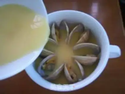 Make Cracking eggs step 3