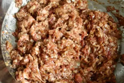Make Onion pork cage step 2