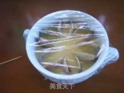 Make Cracking eggs step 4